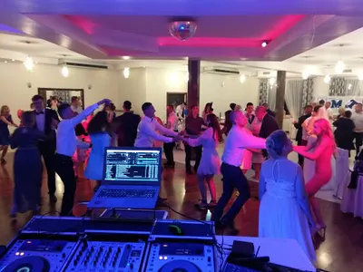 Dj i Wodzirej na wesele // Obsługa imprez // NajlepszeParty.pl